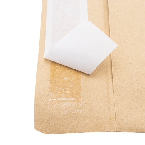 Practical and functional protective paper envelopes. Effective product protection. Robust material and strong closure.